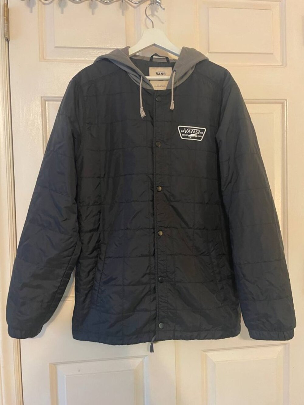 EUC Vans Black Quilted Snap Button Hooded Jacket | Streetwear Skateboarding